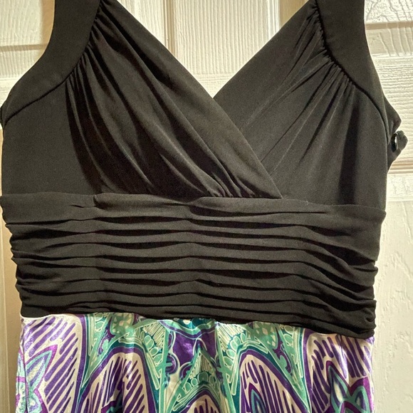 Sangria Black and Purple Patterned Dress - Picture 2 of 8